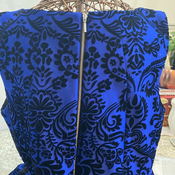 Dress with pockets - Picture 7 of 9